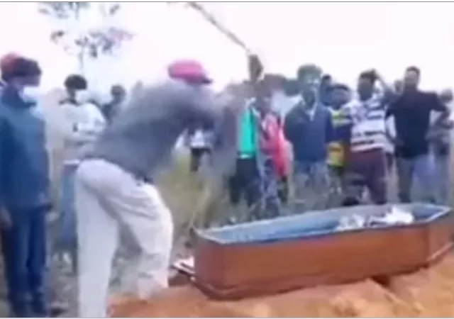 Mourners seen flogging relative’s corpse during funeral (Video)